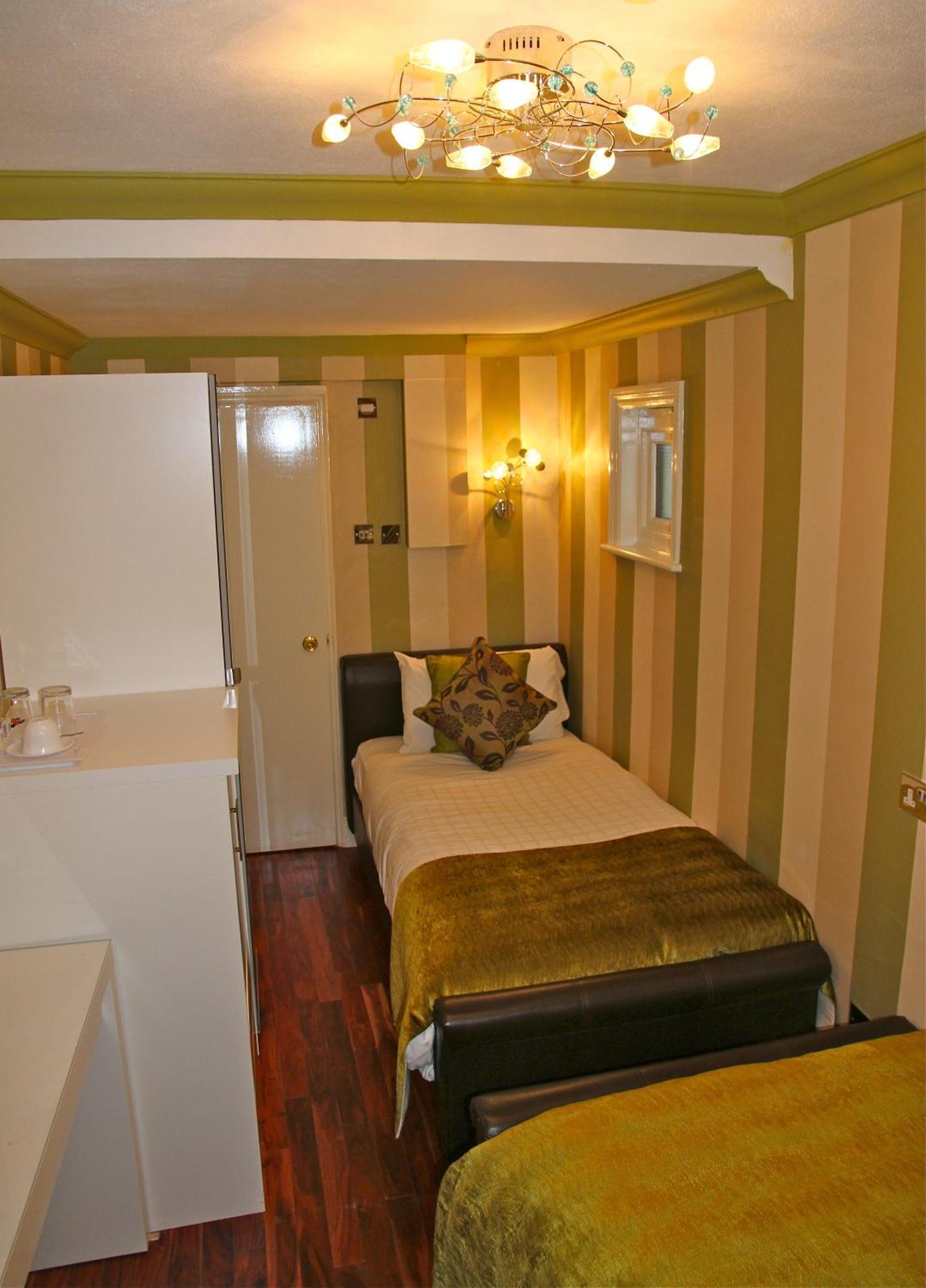 Crompton Guest House Χάνσλοου Εξωτερικό φωτογραφία