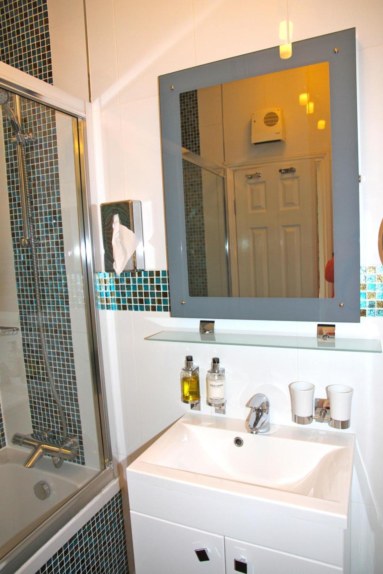 Crompton Guest House Χάνσλοου Εξωτερικό φωτογραφία