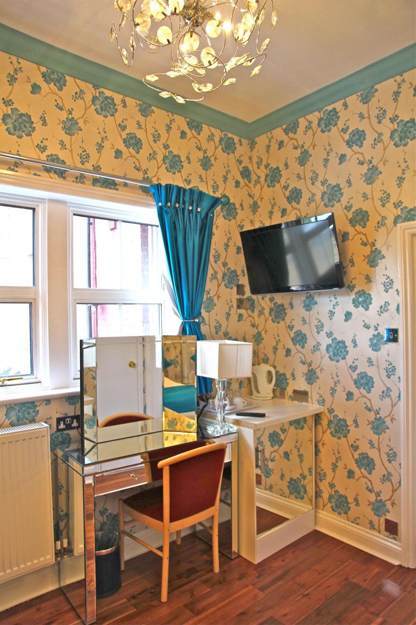 Crompton Guest House Χάνσλοου Εξωτερικό φωτογραφία