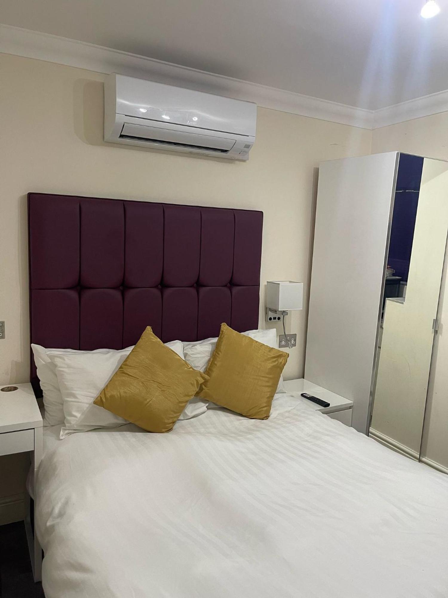 Crompton Guest House Χάνσλοου Εξωτερικό φωτογραφία