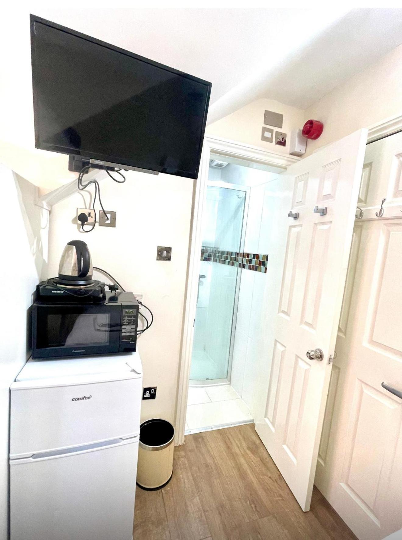 Crompton Guest House Χάνσλοου Εξωτερικό φωτογραφία