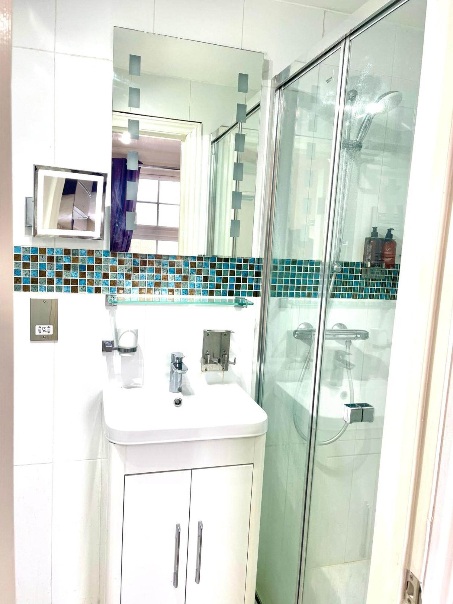 Crompton Guest House Χάνσλοου Εξωτερικό φωτογραφία